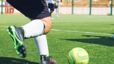 recuo de bola o primeiro volante como maestro do jogo